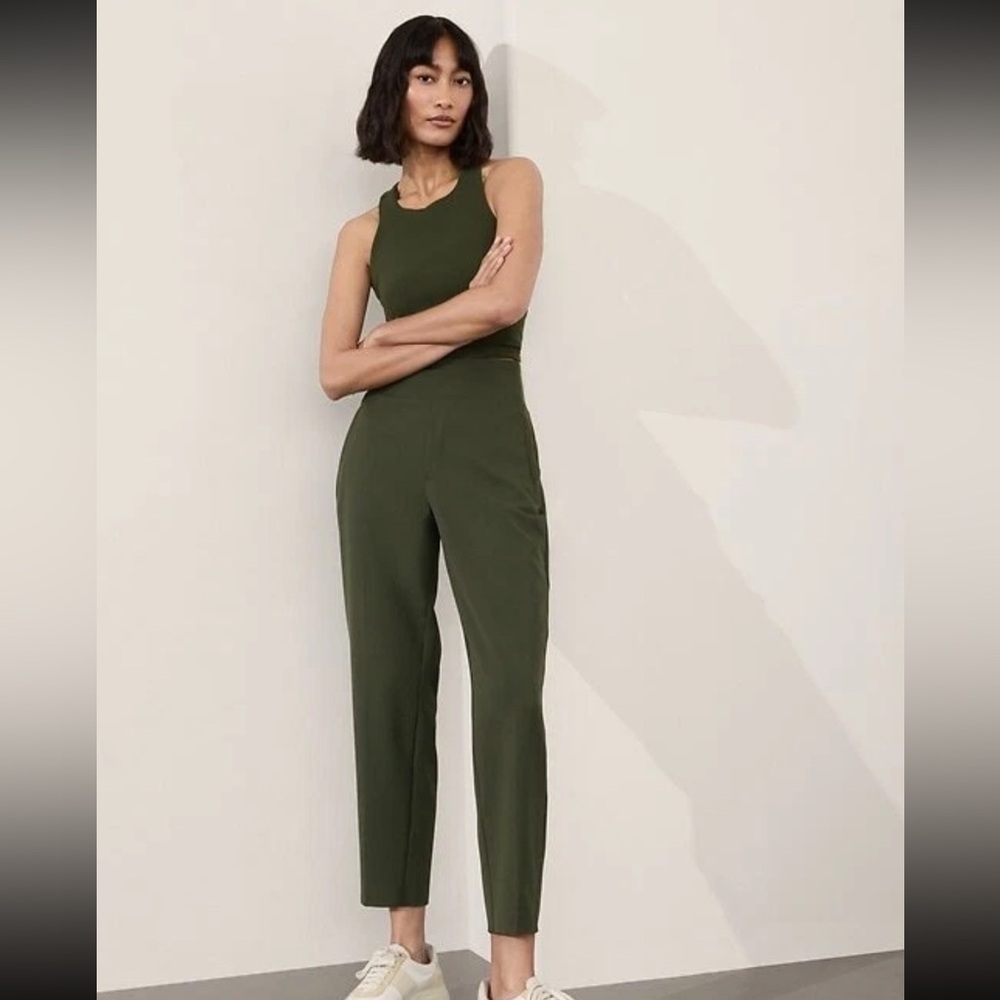 Athleta Endless Pant in Aspen Olive size 4T